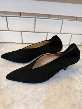 Black Suede Pointed-Toe Low Heel Pumps